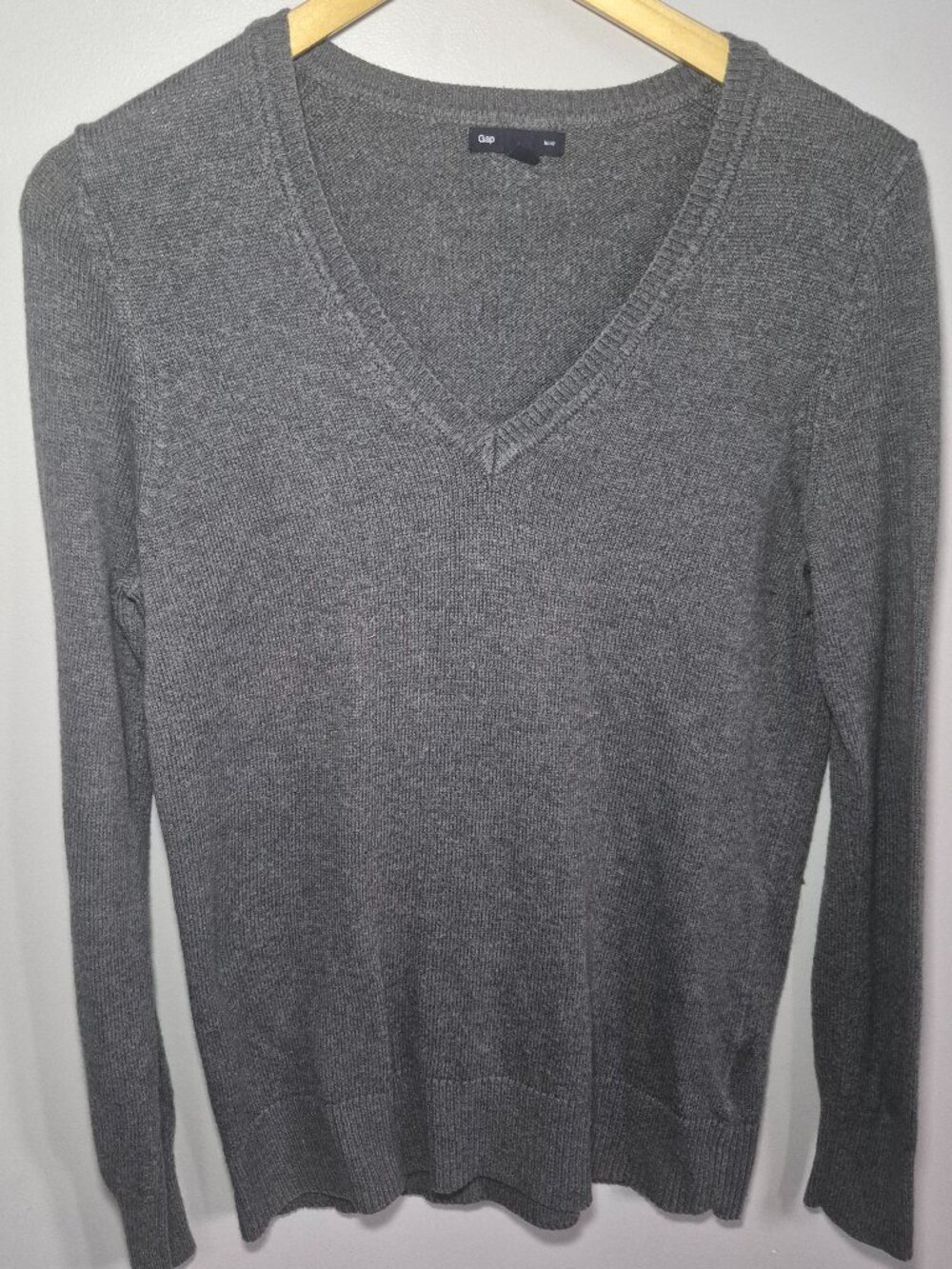 Gap Luxe Angora Blend V-Neck Knit Sweater - Heather Grey (Medium)